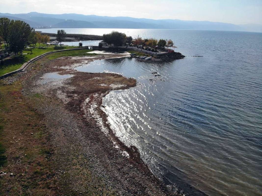 Kuraklık, iki bin yıllık tarihi eseri ortaya çıkardı 3